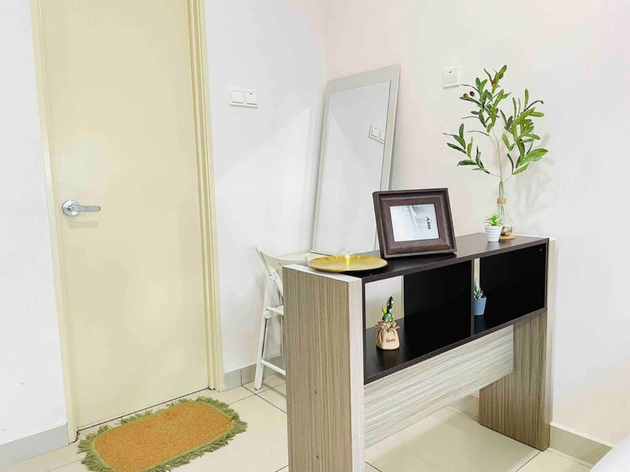 Mount Austin Palazio High Floor W Balcony 2-4pax With Tv Box 5mins Aeon B213 Apartemen Johor Bahru